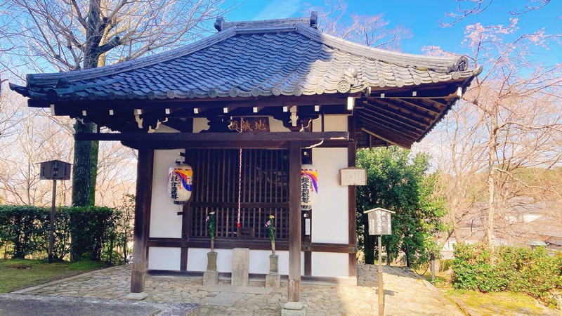 ���q�n��